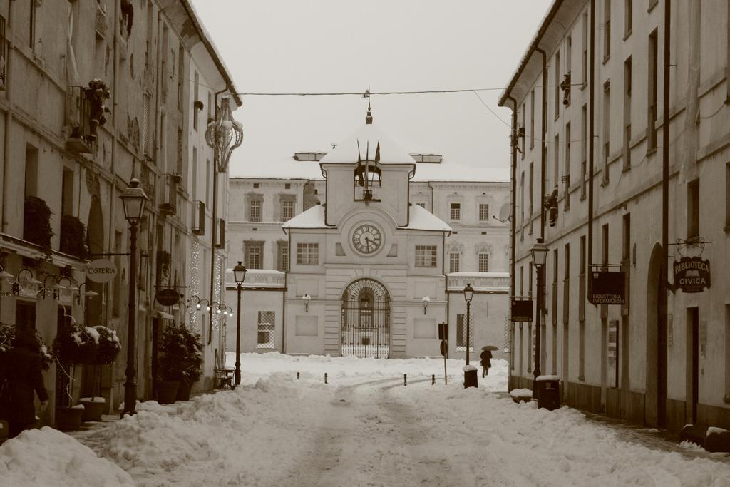 La Finestra Sulla Reggia Bed & Breakfast Venaria Reale Exterior photo